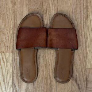 Universal Thread Brown Leather Slide Sandals